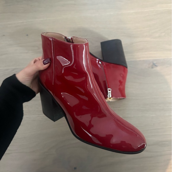 ACNE STUDIO red patent boots. Little scuff on inner left shoe.About 3in high - Picture 2 of 5